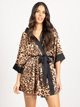 Σατέν animal print κοντή ρόμπα με μαύρη λεπτομέρεια και ζώνη