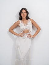 Off white σατέν μακρύ νυχτικό με δαντέλα