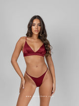 Μπορντό ρόμπα με ζώνη, bralette και εσώρουχο